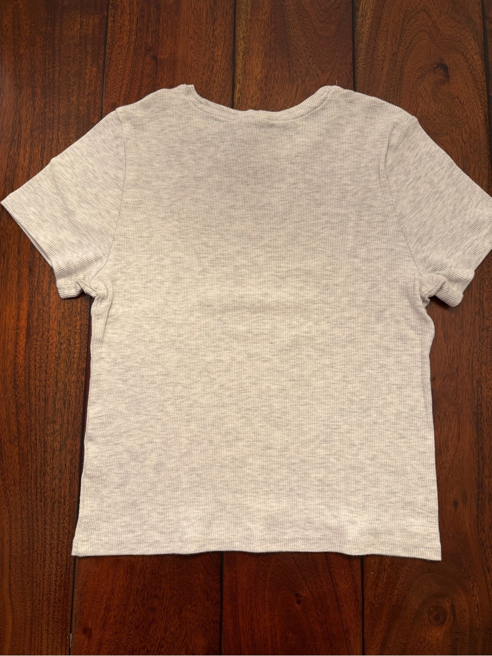 H&M Tee - Picture 2 of 3